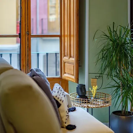 Aile - Hostatel Apartment