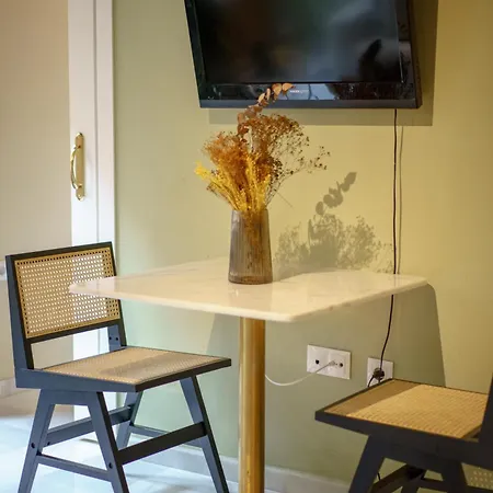 Aile - Hostatel Apartment *