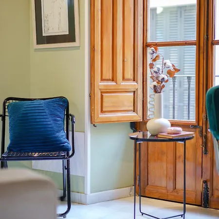 Aile - Hostatel Apartment