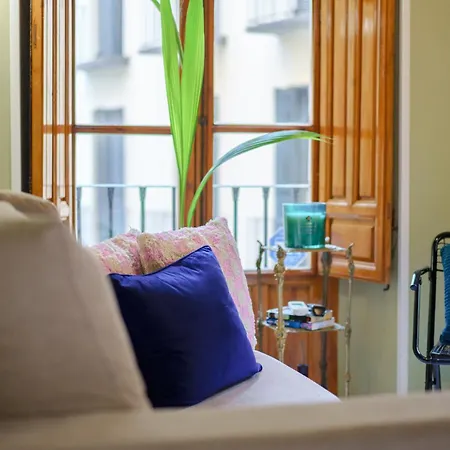 Aile - Hostatel Granada