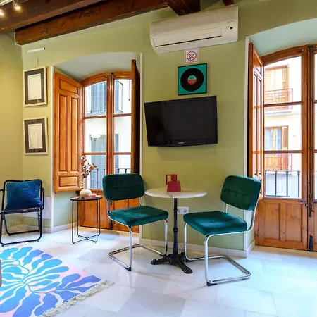 Aile - Hostatel Granada